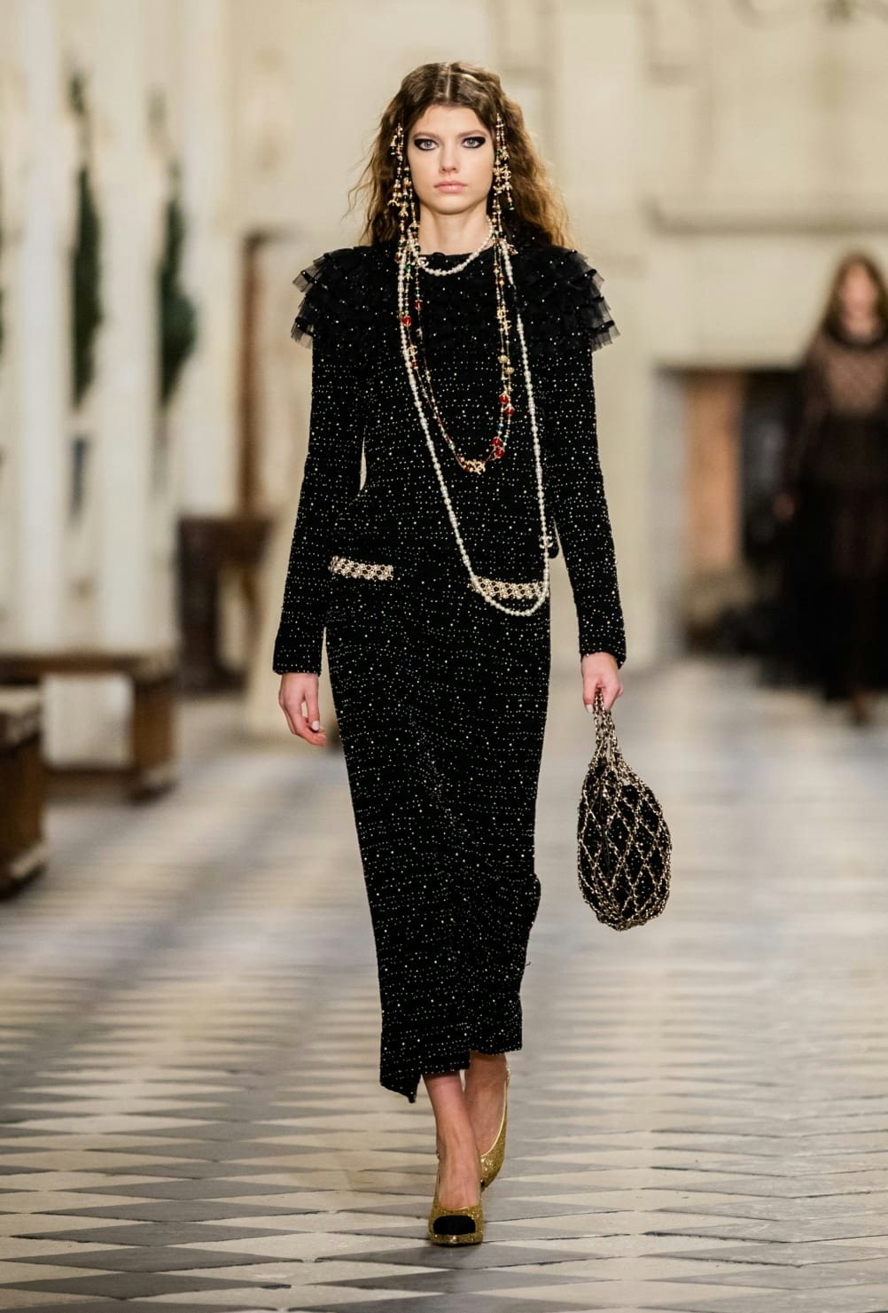 CHANEL Métiers d’art 2020:21-11.jpeg
