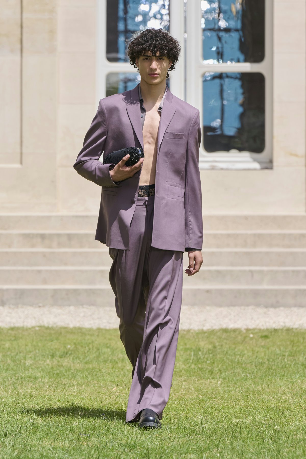 clothing formal wear suit lady person coat adult male man blazer