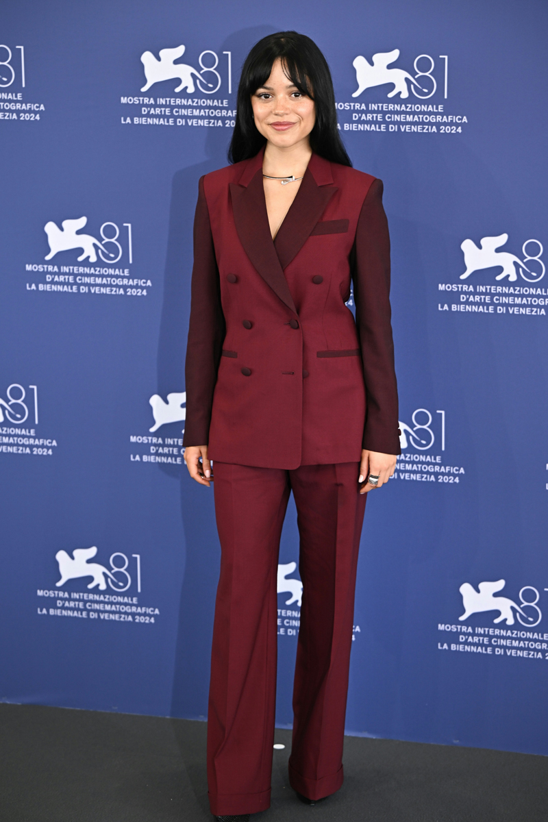 bestof topix venice clothing formal wear suit coat fashion adult female person woman standing