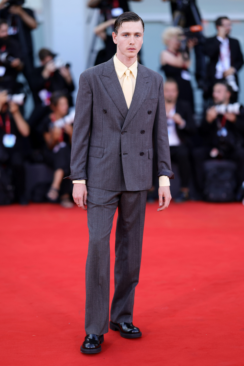 venice fashion formal wear suit adult male man person coat premiere tie