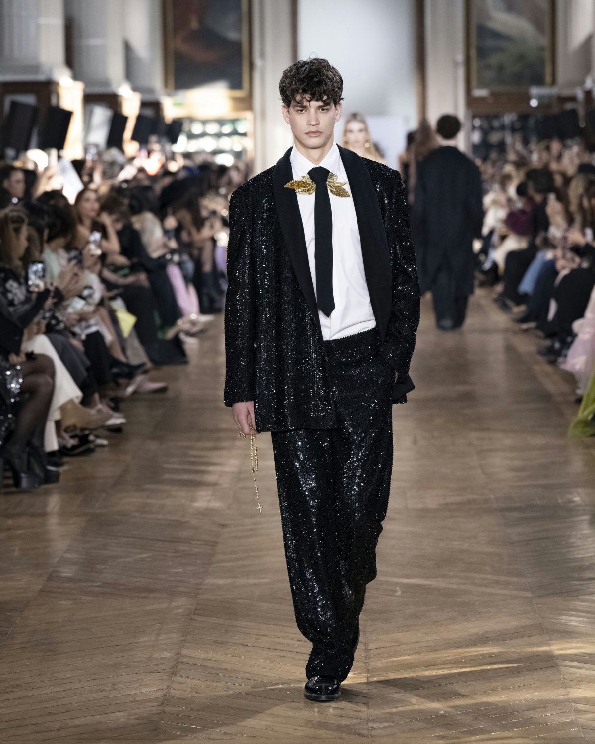 fashion show haute couture summer 2025 paris formal wear suit tuxedo tie fashion adult male man person coat